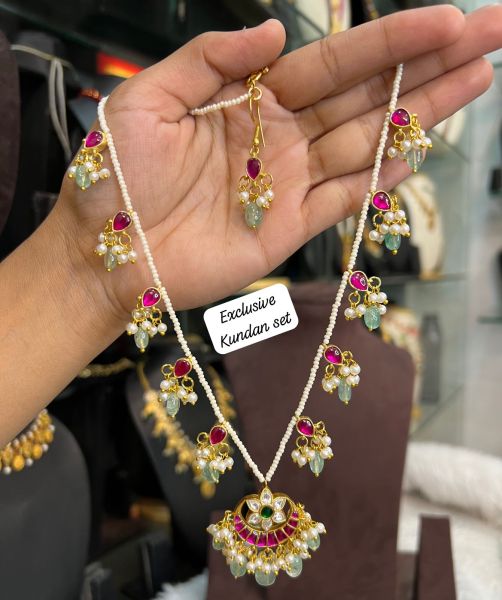 Jadau Kundan with Pearl necklace and Earring set