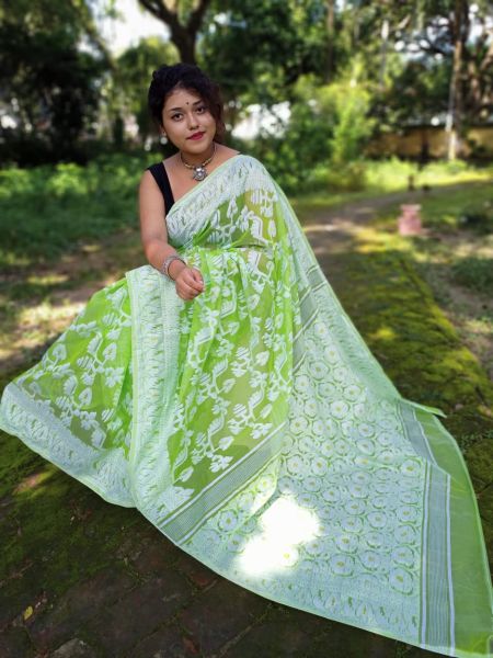 Green White Varanasi Dhakai Cotton Silk Jamdani Sree