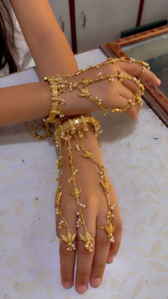 Beautiful Noor Hathphool Hand Harness