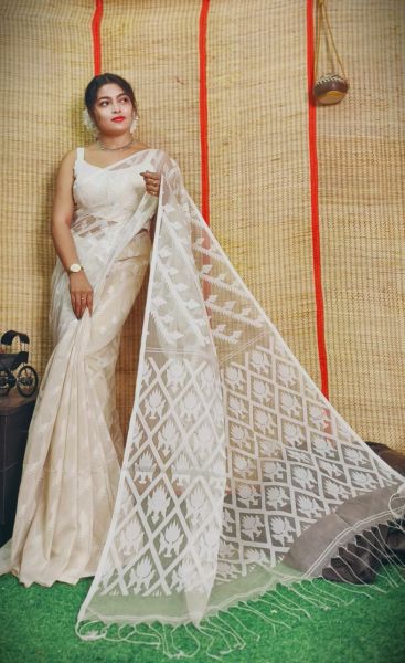 Cream Flower Design Pure Handloom Resham Cotton Saree