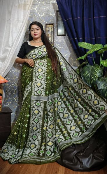 Mehandi Green Pure Handlooms Dhakai Jamdani Cotton Saree From Bengal