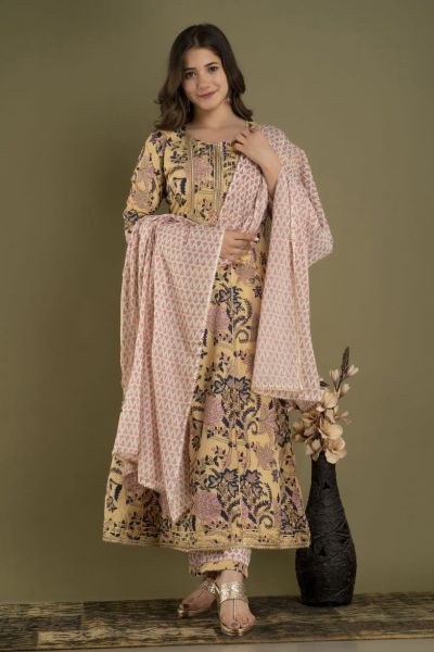 Peach Printed Cotton Embroidery Kurti With Pant And Mulmul Dupatta