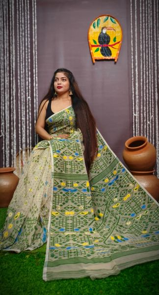 Cream Pure Handloom Dhakai Jamdani Cotton Saree From Bengal