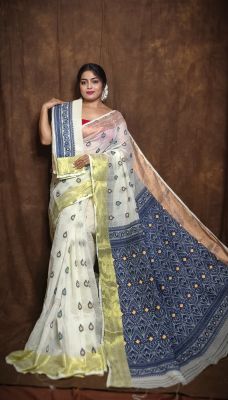 White Pure Handloom Dhakai Jamdani Saree From Bengal