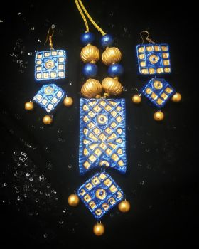 Gold and royal blue square designer set