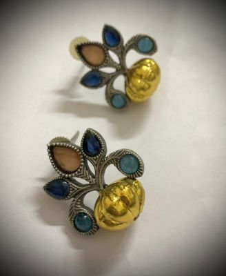 Finely Crafted Stud Earing