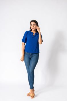 Bubble Crepe Key Hole Top