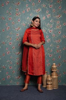 Panel Rubbered Print Kurta With Pant Pair With Chiffon Dupatta