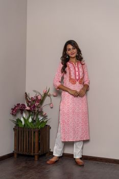 Pink Printed Chickenkari Kurta With Pant