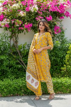 Yellow Floral Printed Lace Kurta Set With Solid Dupatta