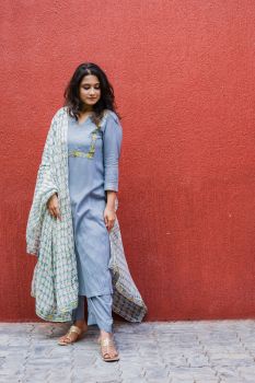 Blue-Grey rayon kurta with grey pants & dupatta