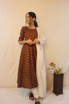 Umaiza Floral Anarkali Kurta