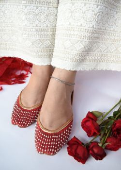 Scarlet Shagun