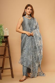 Grey Kurta Set With Heavy Dupatta