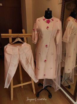 Begish Peach kurta pants dupatta set
