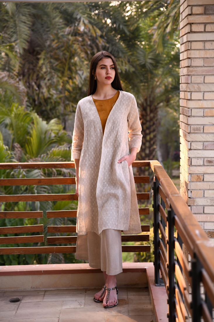 Dobby beige cape
