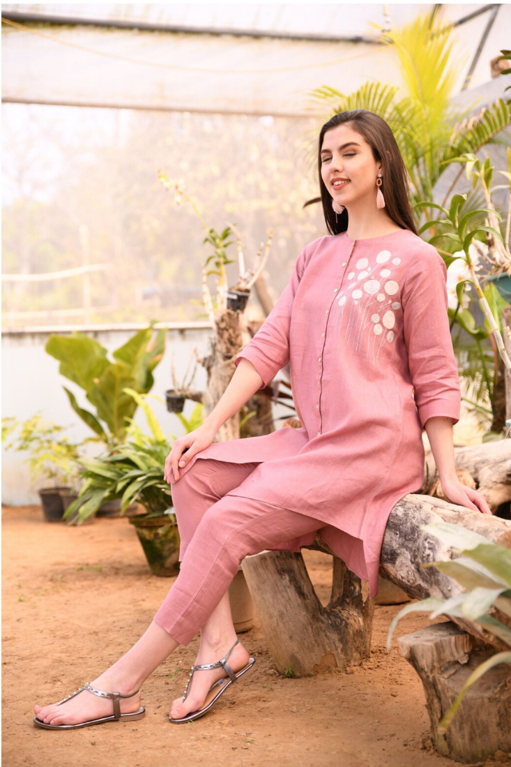 Rose pink pencil pants
