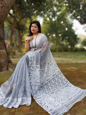 Gray Pure Handloom Dhakai Jamdani Saree From Bengal