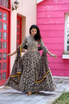Light Grey Hand Block Printed Cotton Top Skirt With Dupatta