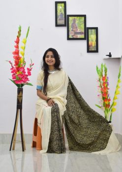 White Pure Handloom Khesh Cotton Saree From Bengal