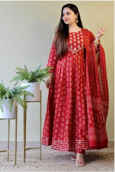 Red Rayon Anarkali Kurti With Pant And Malmal Dupatta Duppata