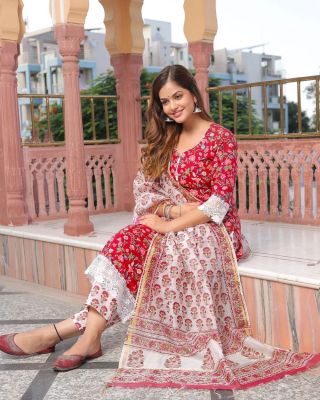 Red Pure Handloom Kurti Set