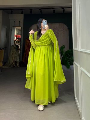 Parrot Green Pure Handloom Alia Cut Suit